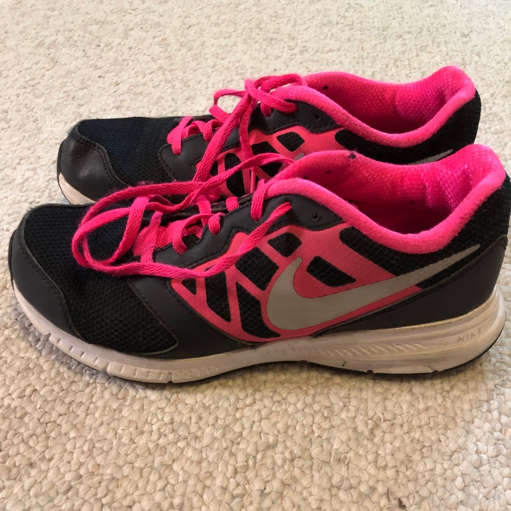 Size 6 big girls Nike shoes